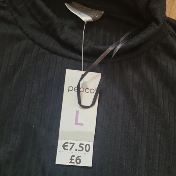 Size large ladies new top - Picture 2 of 3